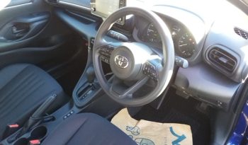 
									Toyota Yaris HYBRID X full								