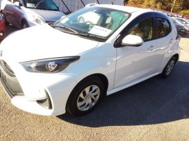 Toyota Yaris HYBRID X
