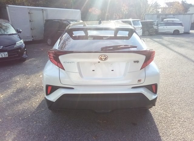 
								Toyota C-HR S GR SPORT full									