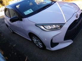 Toyota Yaris HYBRID G