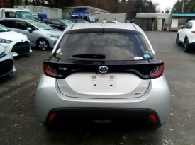 Toyota Yaris HYBRID X