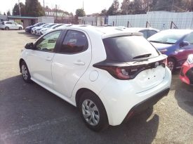 Toyota Yaris HYBRID X