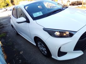 Toyota Yaris HYBRID X
