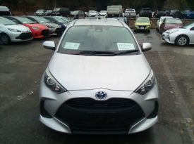 Toyota Yaris HYBRID X
