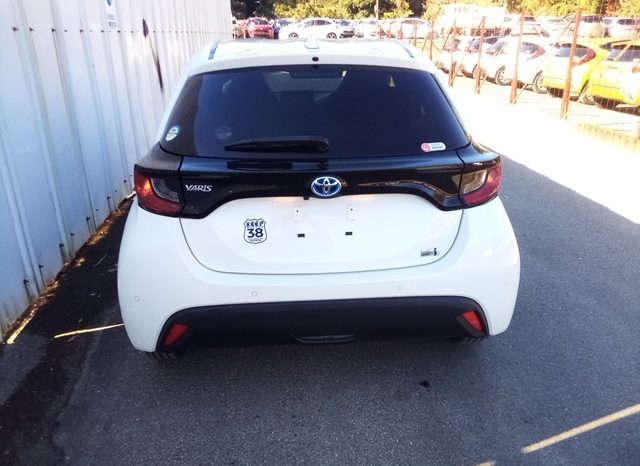 
								Toyota Yaris HYBRID X full									