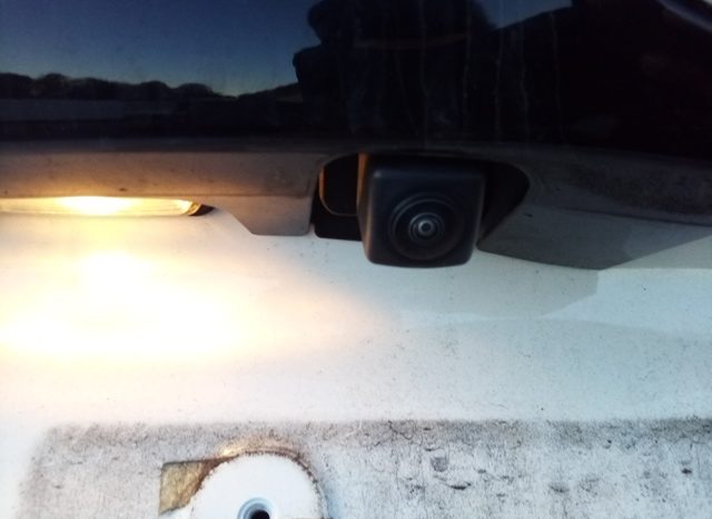 
								Toyota Yaris HYBRID X full									