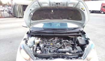 
									Toyota Yaris HYBRID X full								
