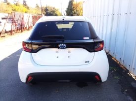 Toyota Yaris HYBRID X