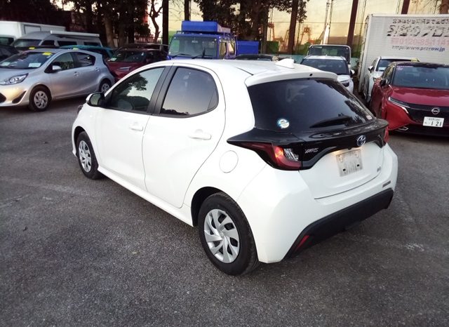 
								Toyota Yaris HYBRID X full									