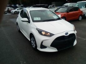 Toyota Yaris HYBRID X
