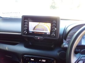 Toyota Yaris HYBRID X