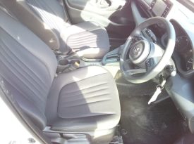 Toyota Yaris HYBRID X