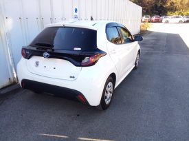 Toyota Yaris HYBRID X