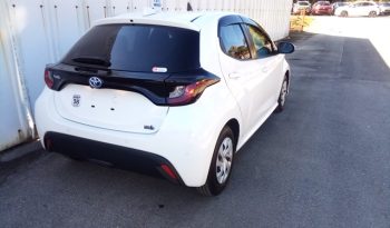 
									Toyota Yaris HYBRID X full								