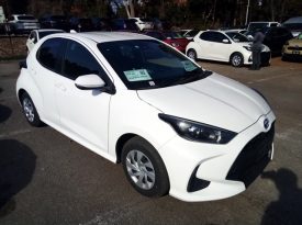 Toyota Yaris HYBRID X