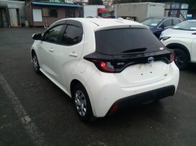 Toyota Yaris HYBRID X