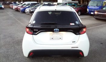 
									Toyota Yaris HYBRID X full								