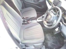 Toyota Yaris HYBRID X