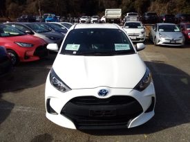 Toyota Yaris HYBRID X