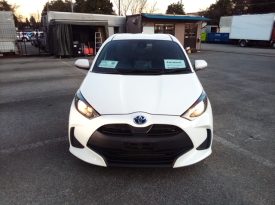 Toyota Yaris HYBRID X