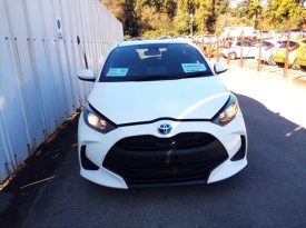 Toyota Yaris HYBRID X