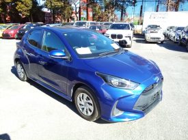 Toyota Yaris HYBRID X