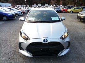 Toyota Yaris HYBRID X