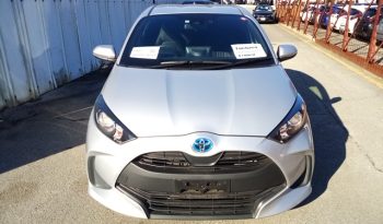 
									Toyota Yaris HYBRID X full								