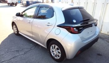 
									Toyota Yaris HYBRID X full								