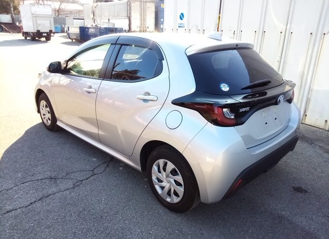
								Toyota Yaris HYBRID X full									