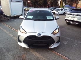 Toyota Yaris HYBRID X