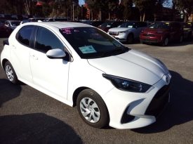 Toyota Yaris HYBRID X