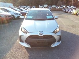 Toyota Yaris HYBRID X