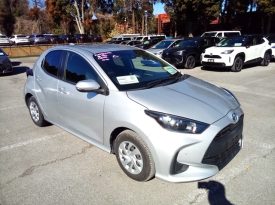 Toyota Yaris HYBRID X