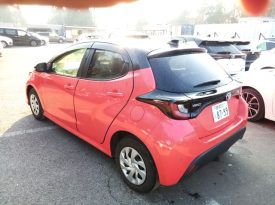 Toyota Yaris HYBRID G