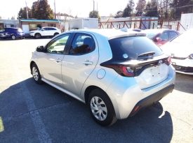 Toyota Yaris HYBRID X