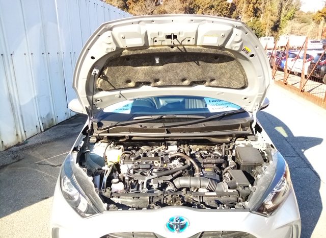 
								Toyota Yaris HYBRID X full									