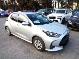 Toyota Yaris HYBRID X