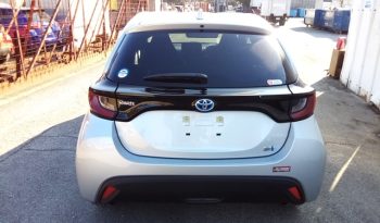 
									Toyota Yaris HYBRID X full								