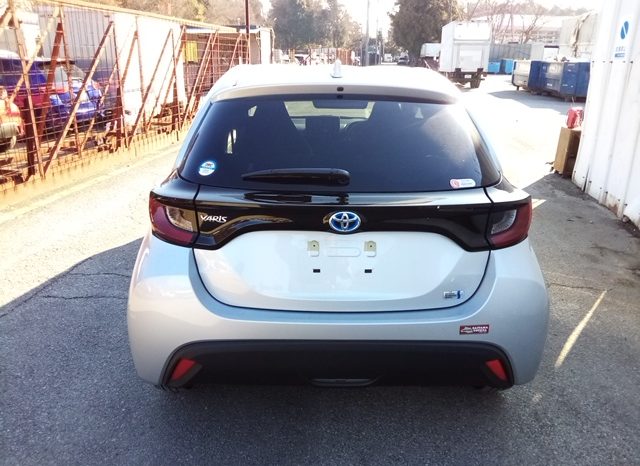 
								Toyota Yaris HYBRID X full									