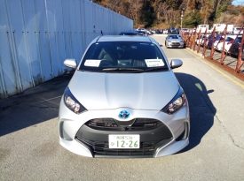 Toyota Yaris HYBRID X