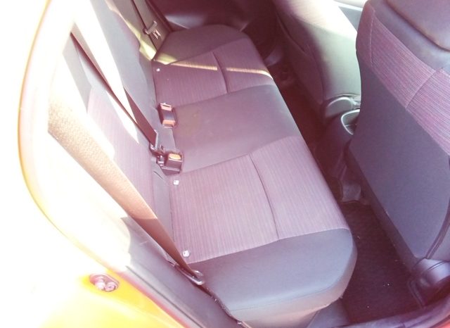 
								Toyota Yaris HYBRID G full									