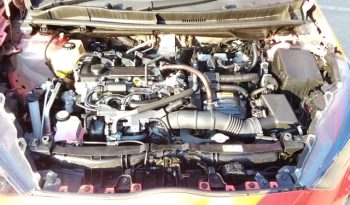 
									Toyota Yaris HYBRID G full								