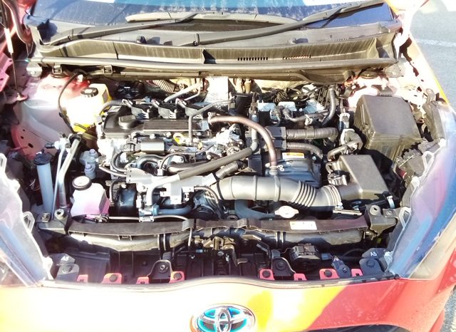 
								Toyota Yaris HYBRID G full									