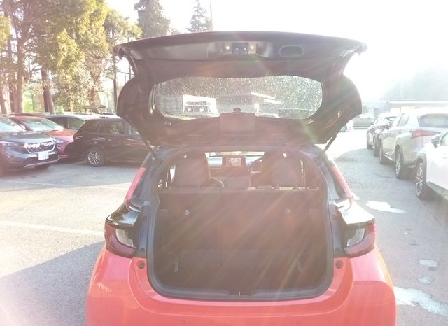 
								Toyota Yaris HYBRID G full									
