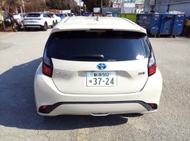 Toyota Aqua  X