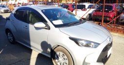 Toyota Yaris HYBRID X