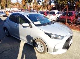 Toyota Yaris HYBRID X