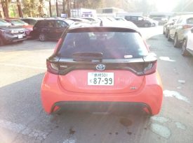 Toyota Yaris HYBRID G