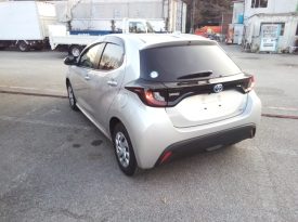 Toyota Yaris HYBRID X